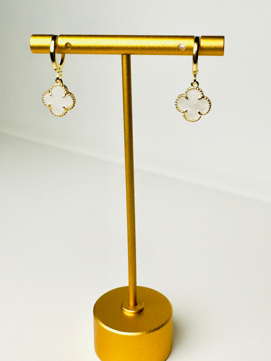 DELICATE INSPIRATION HOOP EARRING WHITE IN 18K GOLD PLATED